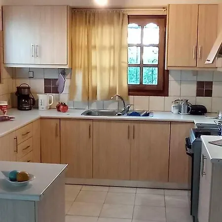 Semesterbostad Spacious Sunny House In Chania *