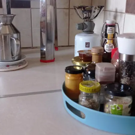 Spacious Sunny House In Chania 度假居 *